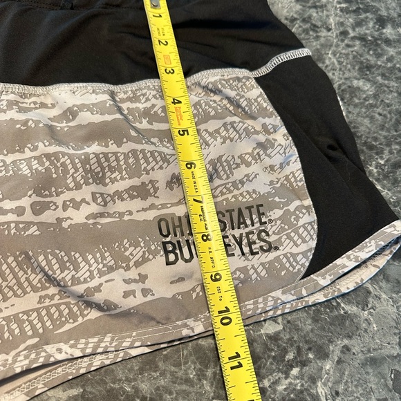 Nike women’s Ohio State Buckeyes gray and black shorts… Size medium - Picture 6 of 11